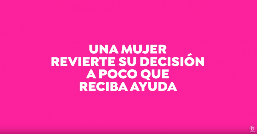 UNA MUJER REVIERTE DECICION A POCO QUE RECIBA AYUDA