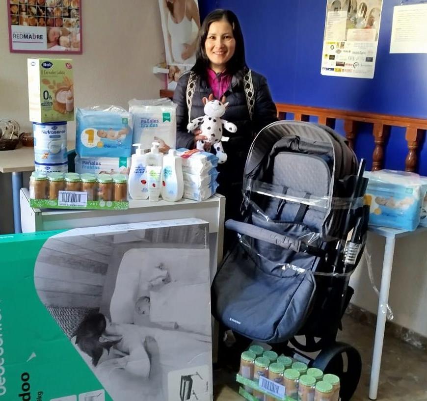 El proyecto contempla también la entrega de canastillas, carritos, cunas y otros enseres necesarios para el nacimiento y el cuidado de los bebés.