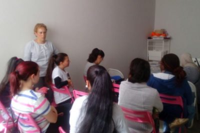 REDMADRE_Malaga_Taller_impratido_por_cruz_roja_abril-_mayo_2017_3.jpg