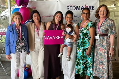 Nuestras voluntarias de REDMADRE Navarra junto a Amaya Azcona, directora de la Fundación.