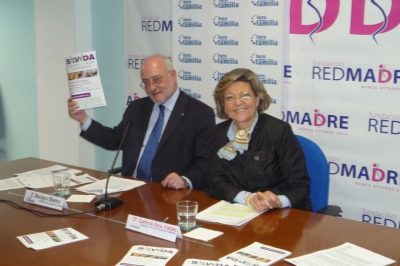 benigno_blanco_presidente_foro_de_la_familia_carmina_garcia_valdes_directora_fundacion_redmadre_57.jpg