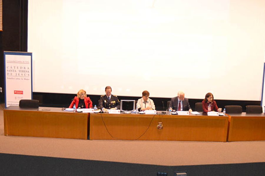 jornadas_violencia_mujer_catedra_ucav_ucavila_policia_enp_01.JPG