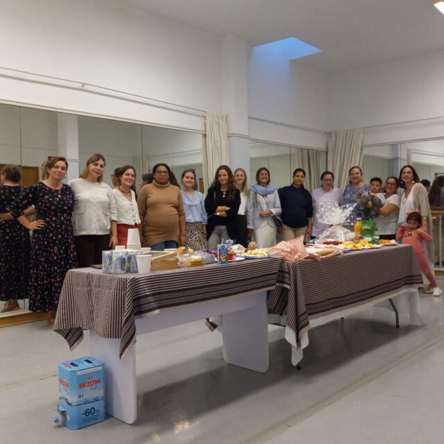 Maravilloso el primer taller que ha organizado nuestra Asociación #REDMADRE Mallorca💕

“Bailemos la maternidad” fue el nombre escogido para promover la danza y sus beneficios. Pasaron una jornada espectacular con todas las madres que se unieron a esta iniciativa en cedhelenaobrador 🙌